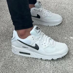 Nike Air Max 90 women’s size 9 white black wokens